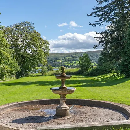 Waterfoot Park 5*