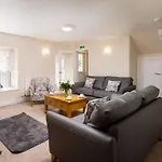 Waterfoot Park 5*